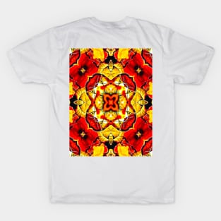 Beautiful autumn leaves pattern. T-Shirt